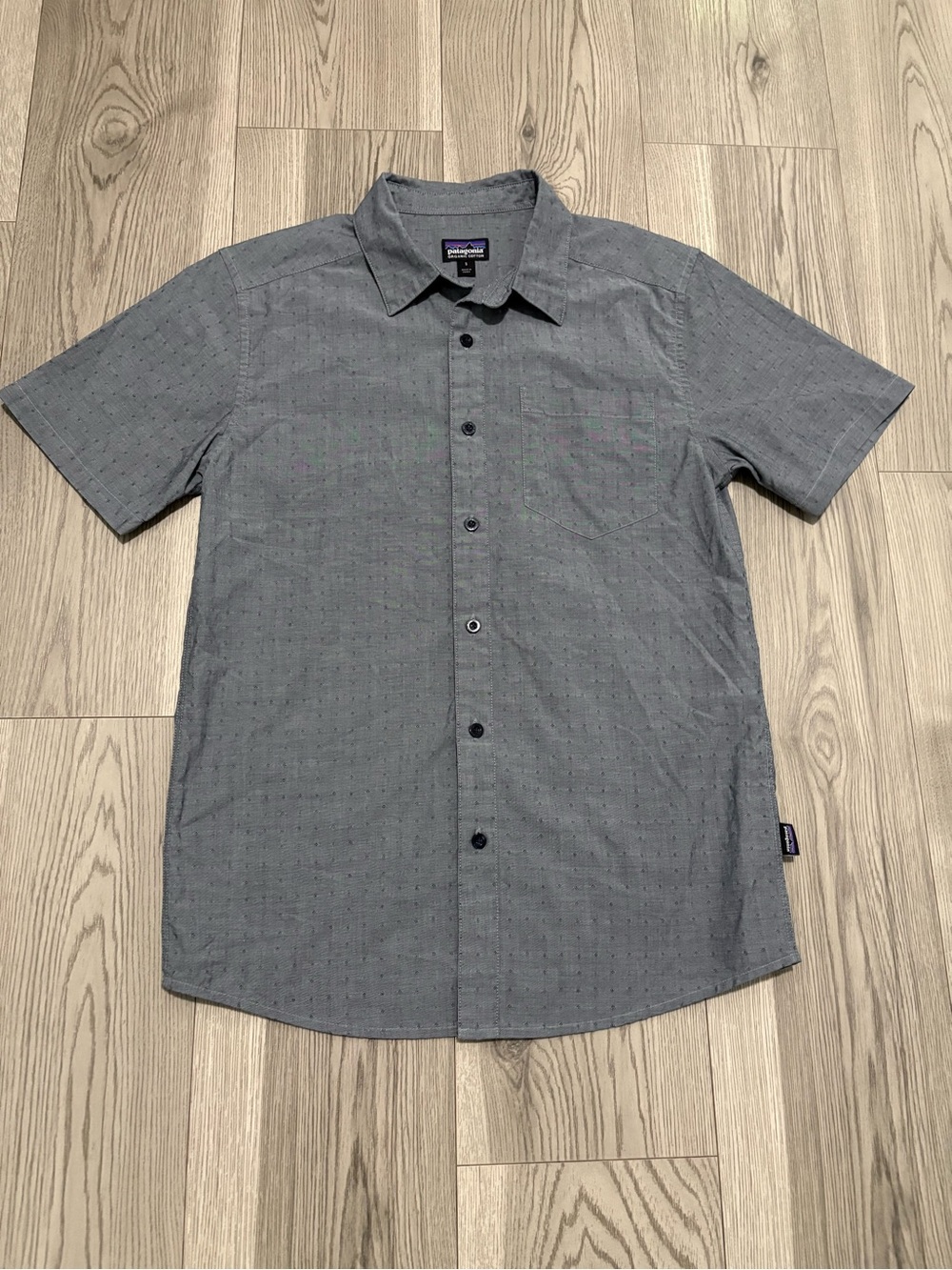 Patagonia Men’s Button Down Shirt Size Small